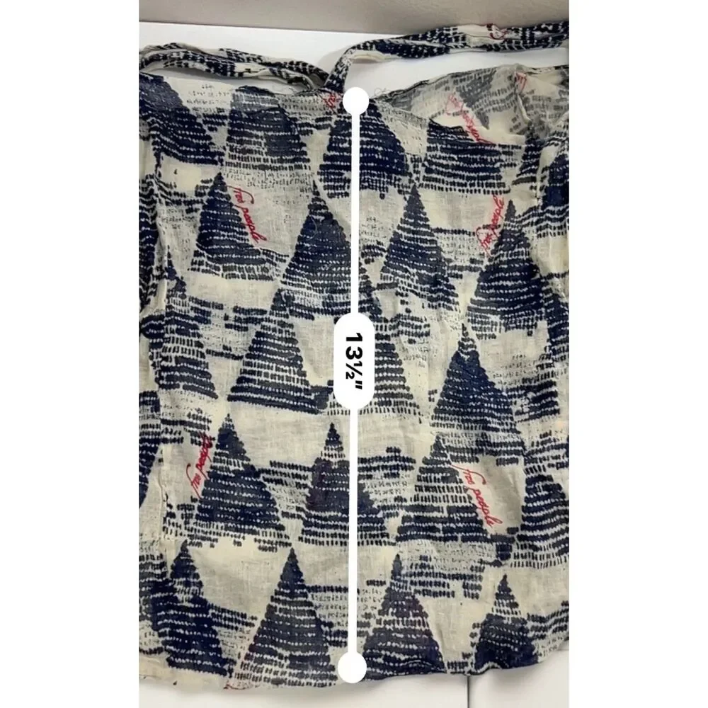 Free People sheer tote/hobo with a geometric design.